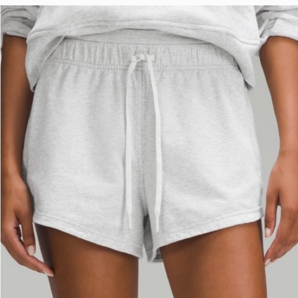 LULULEMON INNER GLOW SHORTS HEATHERED CORE ULTRA LIGHT GREY SIZE 6 - Picture 9 of 13